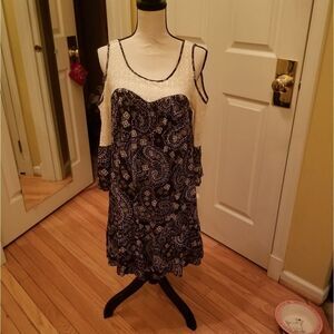 NAVY PRINT FLOWY DRESS W/ OPEN SHOULDERS